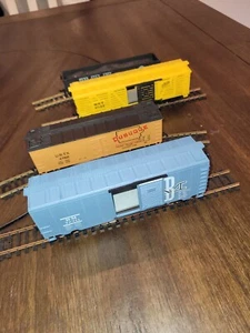 HO Scale Freight Cars (3) - Picture 1 of 5