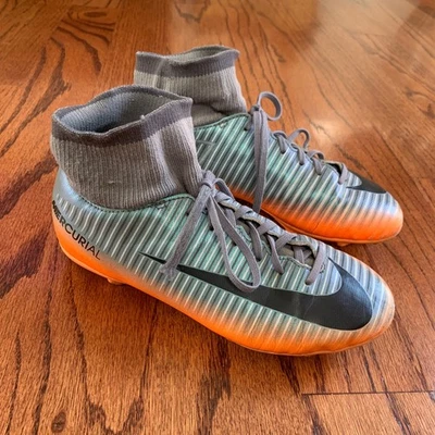 Nike Youth Mercurial Victory VI CR7 Dynamic Fit (FG) 903592-001 | Youth US 3.5  Foto 1 de 4