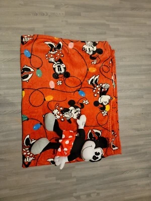 Juego de almohada y tiro tejido Minnie Mouse juego de almohada y abrazo  Foto 1 de 4