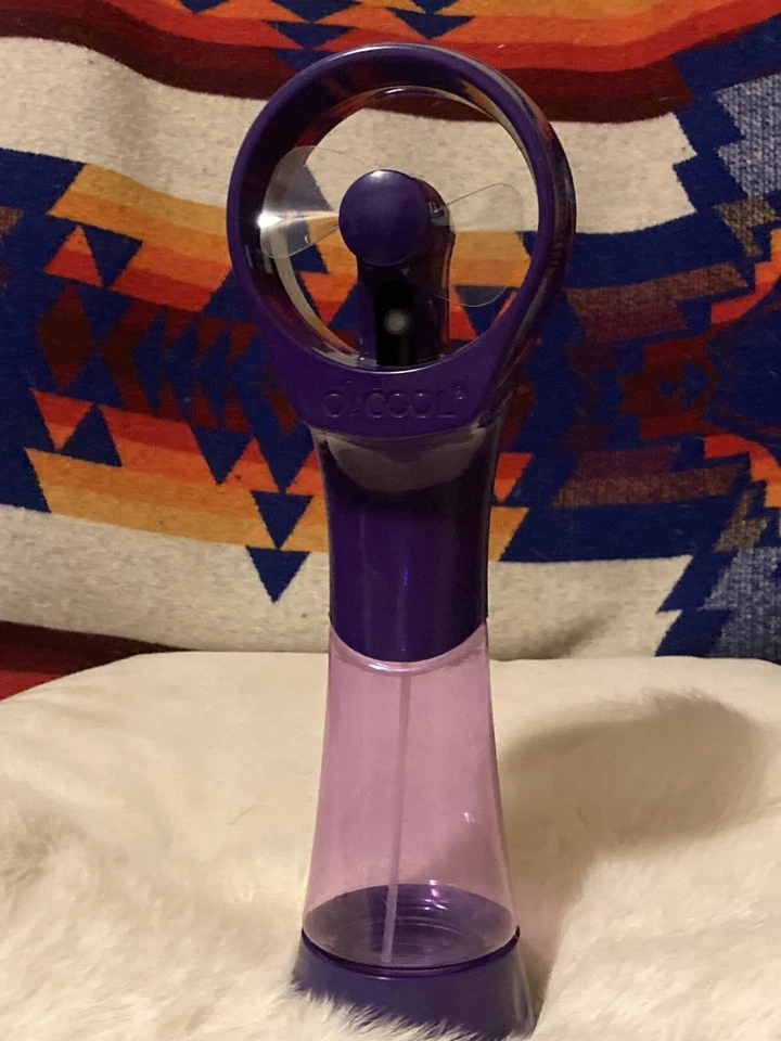 O2COOL Deluxe Handheld Battery Powered Water Misting Fan purple Foto 1 de 1