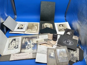 Lote de fotos y recibos antiguos vintage años 1900 - Imagen 1 de 3