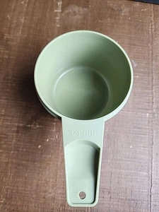 Taza medidora de repuesto única Tupperware vintage - 3/4 verde oliva 762-4 - Imagen 1 de 8