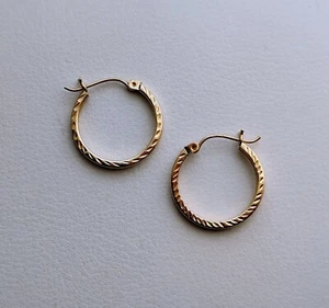 Vintage Designer Solid 14K Yellow Gold Diamond Cut Hoop Pierced Earrings - Picture 1 of 4