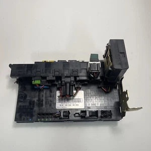 Mercedes W203 C230 C240 SAM 2001 - 2009 maletero caja de fusibles interior fabricante de equipos originales 203 545 34 01 - Imagen 1 de 11
