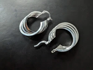 Beautiful Brand New 925 SS plated oval hoops E105 - Picture 1 of 2