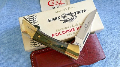 Cuchillo de diente de tiburón Case 1975 sin usar 5 puntos P197 imponente completo con caja y funda Foto 1 de 4