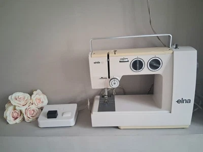 Elna elnita SP Vintage compact Sewing Machine Swiss Made - Image 1 of 3