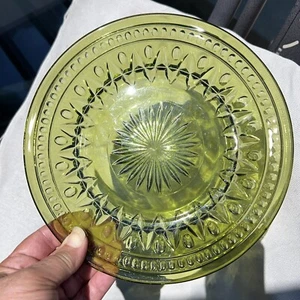 Vintage Colony Park Lane Green Avocado Glass Luncheon 8.5” Plates MCM Set Of 2 - Picture 1 of 6