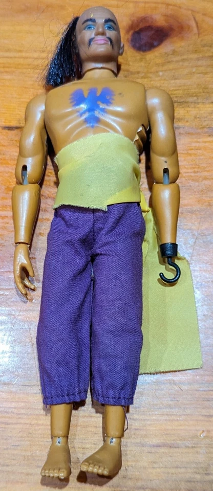 1973 Vintage Matchbox 8" Fighting Furies Captain Hook Pirate con traje de Lesney Foto 1 de 4