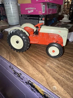 Ford Model Tractor - Image 1 of 4