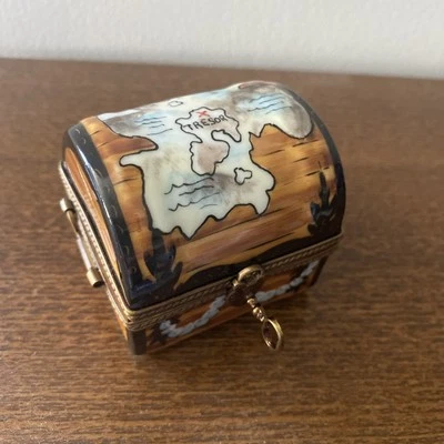 Limoges Francia Marca Deposee Pirata Tesoro Cofre Baratija Caja Peint Main Foto 1 de 4