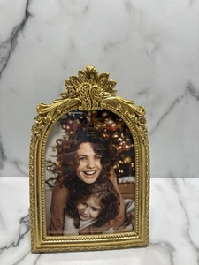 Goldfarbener verzierter Bilderrahmen, hält 5 x 7 Zoll - Bild 1 von 4