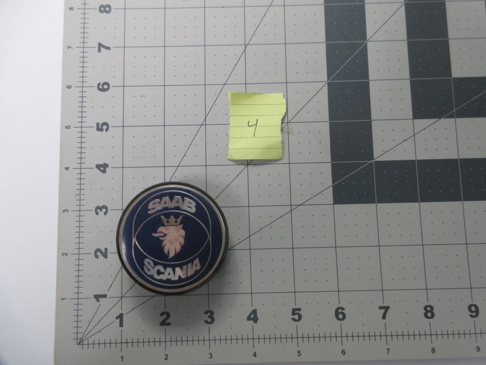 SAAB 1997 SAAB 900 - Tapacubos central de rueda 900 - Tapacubos central de rueda Foto 1 de 2