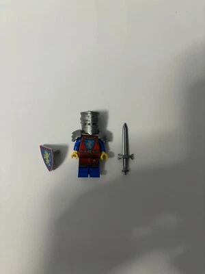 New LEGO Lion Knight Minifig - Castle - With Custom Sword/Shield/Helmet - Image 1 of 2