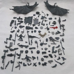 Menge (50+) Warhammer 40k und Fantasy Teile und Stücke - Bild 1 von 5