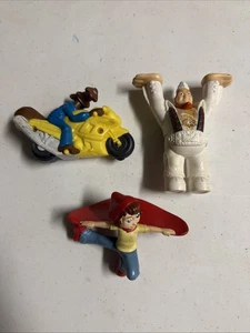 3 2009 Burger King Hoodwinked Too Rotkäppchen Wolf Waldarbeiter Lot Spielzeug Figuren - Bild 1 von 18