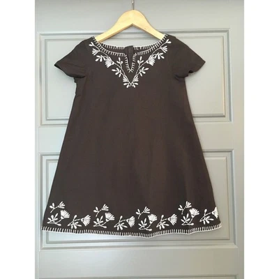 NOVO Vestido Gap Meninas 4 5 XS Marrom Bordado Floral Algodão Linho Boêmio - Imagem 1 de 4