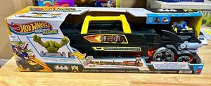 Hot Wheels RacerVerse Batman’s Escape Chase Track Set 23481 - Picture 1 of 2