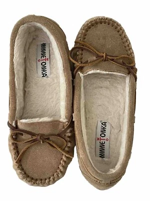 Zapatos sin cordones Minnetonka 4052 talla 7 cally bronceado gamuza piel sintética forrados Foto 1 de 4