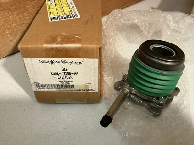 NEW 0-mile OEM Ford XR8Z-7A508-AA Clutch Slave Cylinder - Image 1 of 4