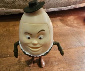 Humpty Dumpy McDonald’s 2011 Puss in Boots Plastic Happy Meal Standing Figure - Picture 1 of 4