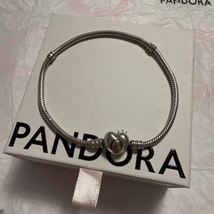 PANDORA Moments Schlangenkette Armband mit Herzverschluss 21 cm - Sterlingsilber (590719) - Bild 1 von 7