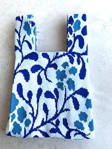 Tote Bag Heavy Knit Adorable Blue & White floral print roomy NEW - Picture 1 of 5