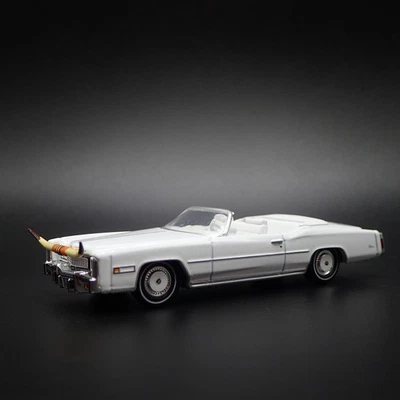 1976 Cadillac Eldorado Convertibile Boss Hogg Dukes 1:64 Scala Modellino Auto - Immagine 1 di 4