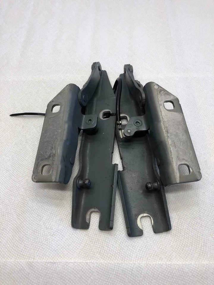 2008 - 2010 BMW 528I Front Hood Bonnet Panel Hinge Left & Right Side G - Image 1 of 4