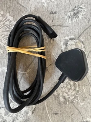 Genuine Apple UK power cable for Apple TV 2, 3, 4 or Mac Mini (1.75m) Black - Image 1 of 3