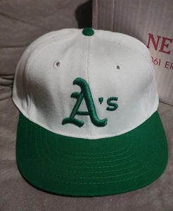 1973-76 Oakland Athletics Auth. Game Issued White Coaches Hat KM Pro Cap 7 1/4 - Picture 1 of 7
