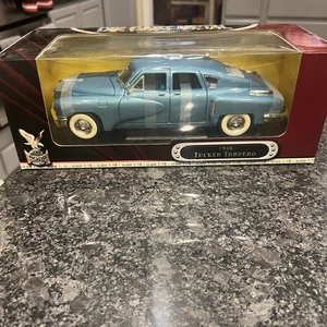 1/18 1948 Tucker Torpedo Blue Diecast Model Car by Road Signature - Picture 1 of 12