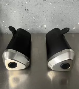 2007 2007 Suzuki GSXR 1000 OEM STOCK EXHAUST CANISTER LEFT & RIGHT - Picture 1 of 13