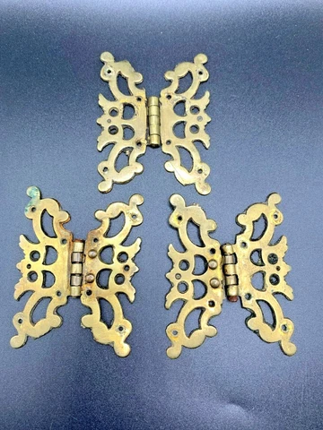 Vintage cast Brass openwork ornate Butterfly hinges 2 match one similar 3" long Cover