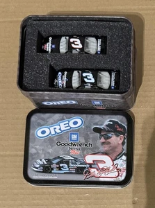 2001 Dale Earnhardt GM Goodwrench & Oreo 2 car 1:64 scale tin set - Picture 1 of 3
