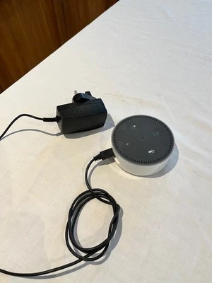 Amazon Echo Dot Smart Speaker - 2nd Generation white  VGC - Image 1 of 4