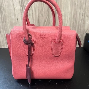 MCM Milla Mini Borsa Milla in Pelle di Vitello Grana Rosa - Foto 1 di 15