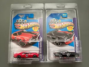 Hot Wheels Showroom Toys R Us TRU Exclusive Red 70 Chevy Chevelle SS Variant Set - Picture 1 of 2