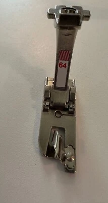 Pie dobladillo puntada recta Bernina genuino 4 mm #64 - nuevo estilo (rojo) Foto 1 de 2