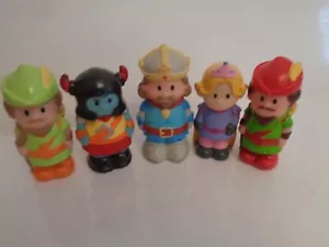 elc happyland castle figures with king prince robin hood figures - Picture 1 of 5