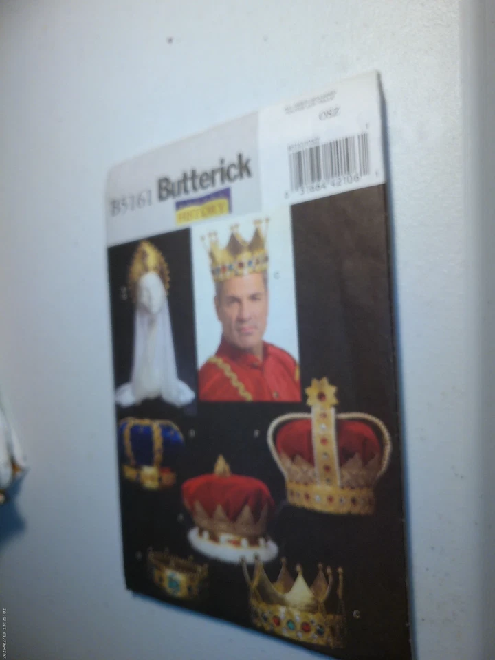 Butterick B5161 King Velvet Crown Tiara Tudor costume sewing pattern - Image 1 of 1
