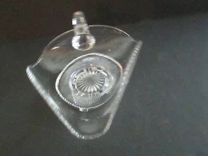 Klarglas Fuß Dreieck Patriot Hut gewellter Rand Griff Süßigkeiten/Nuss Schale - Bild 1 von 3