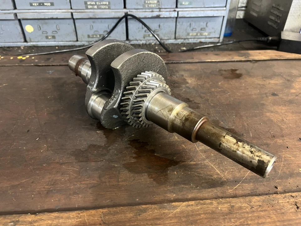 Коленвал двигателя Kohler Command Pro CV490S 430 450 460 461 490-93 17 л.с. - Изображение 1 из 4