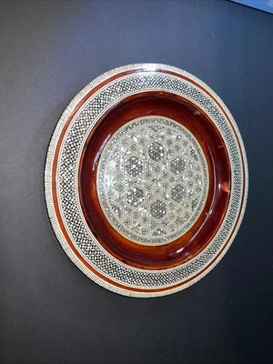 De colección. "Plato de madera de madreperla con incrustaciones de marquetería siria 12"" micro mosaico" Foto 1 de 4