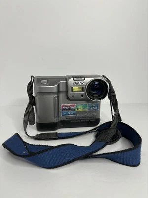 Vintage Sony Camera Mavica MVC-FD83 0.9MP Silver Untested - Image 1 of 4