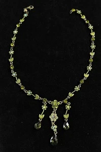 Grün Oliv 15" Floral Halskette Chandelier Statement Steine Vintage Blumen - Bild 1 von 3