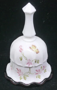 VINTAGE FENTON HANDBEMALTE MILCHKUNST GLAS SYDENHAM GLOCKE, AMETHYSTRAND, M. KIBBE - Bild 1 von 9