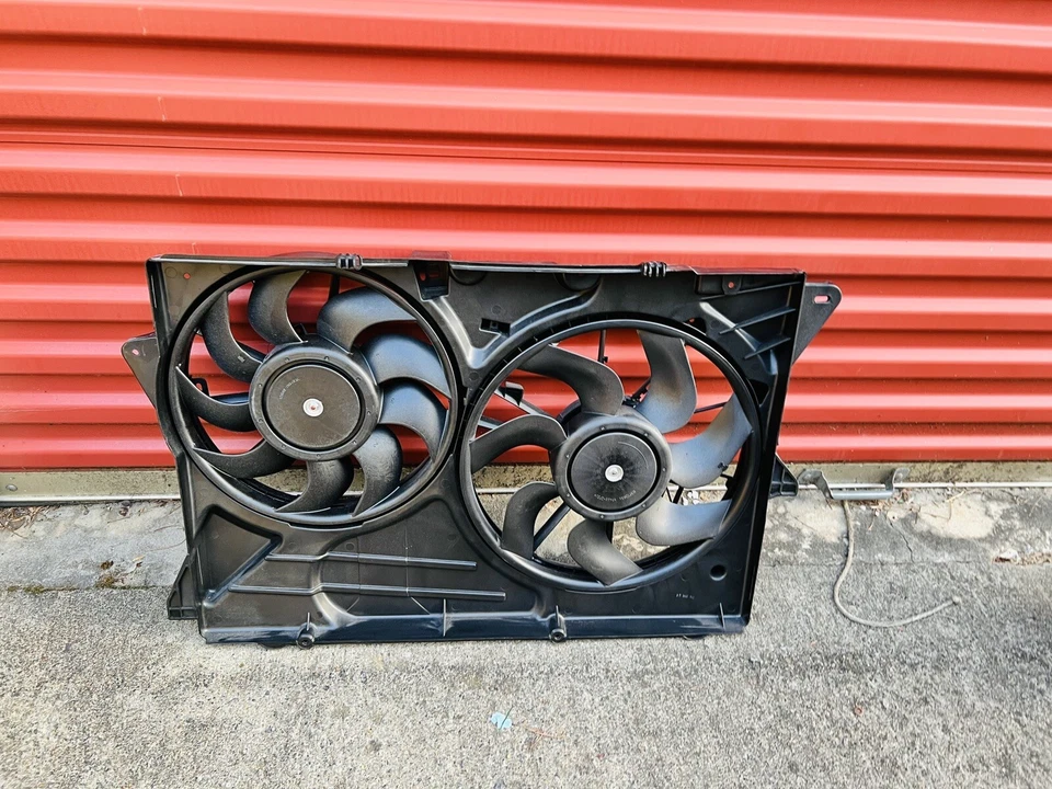 Ford Explorer Front Radiator Cooling Fan Assembly 2013-2019 OE 6010274 - Imagem 1 de 4