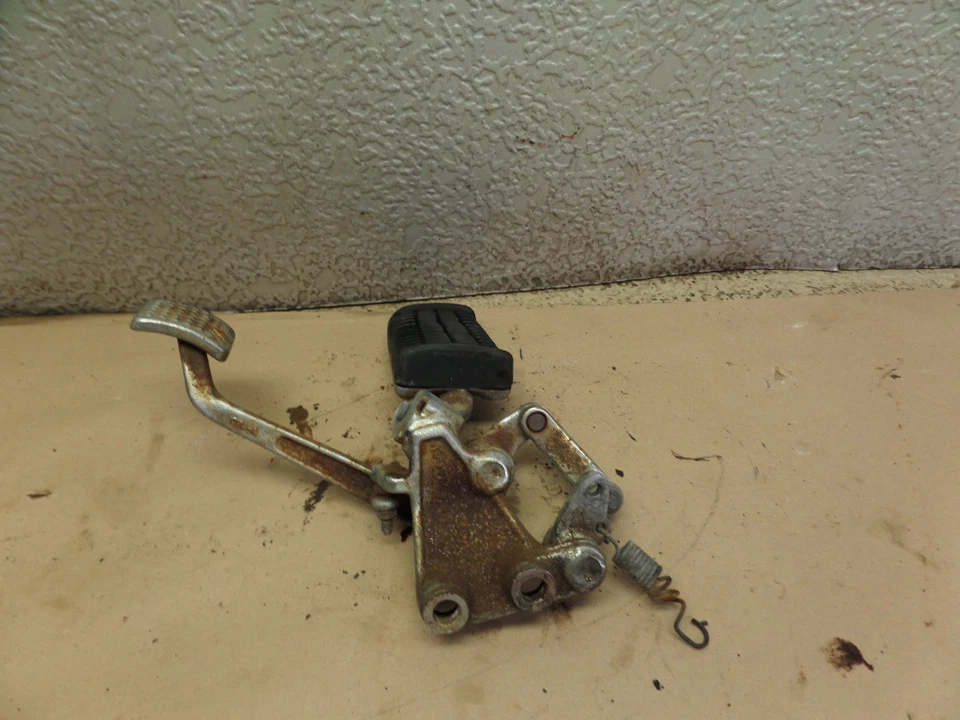 Suzuki Madura GV700 1985 clavija delantera derecha con palanca de freno Foto 1 de 1