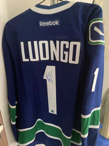 Reebok Roberto Luongo #1 Canucks signed jersey from Vanbase auction Cover